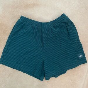 Alo yoga lounge shorts